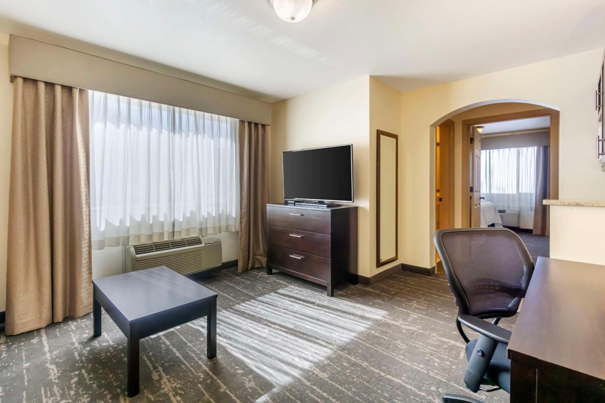 Best Western Plus Edmonds Harbor Inn Exterior foto